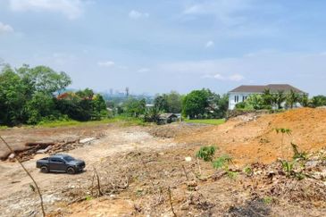Lokasi Strategik 1 Ekar Sungai Pelong Sungai Buloh. Dekat dengan Mainroad