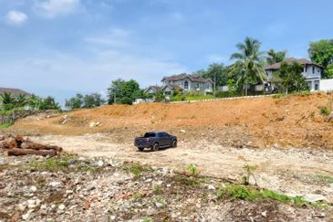 Lokasi Strategik 1 Ekar Sungai Pelong Sungai Buloh. Dekat dengan Mainroad
