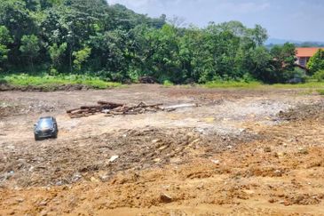 Lokasi Strategik 1 Ekar Sungai Pelong Sungai Buloh. Dekat dengan Mainroad