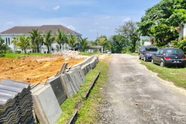 Lokasi Strategik 1 Ekar Sungai Pelong Sungai Buloh. Dekat dengan Mainroad