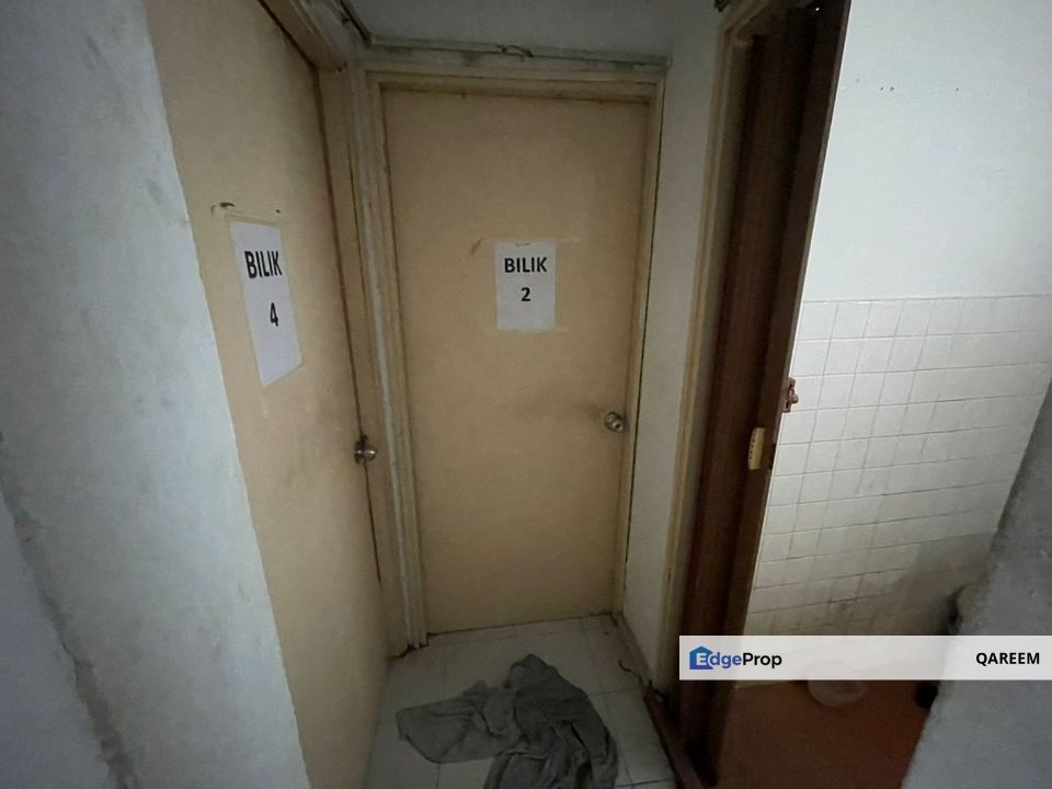 2 STOREY TAMAN KOPERASI POLIS FASA 2 BATU CAVES. 4 ROOMS, Kuala Lumpur, Gombak