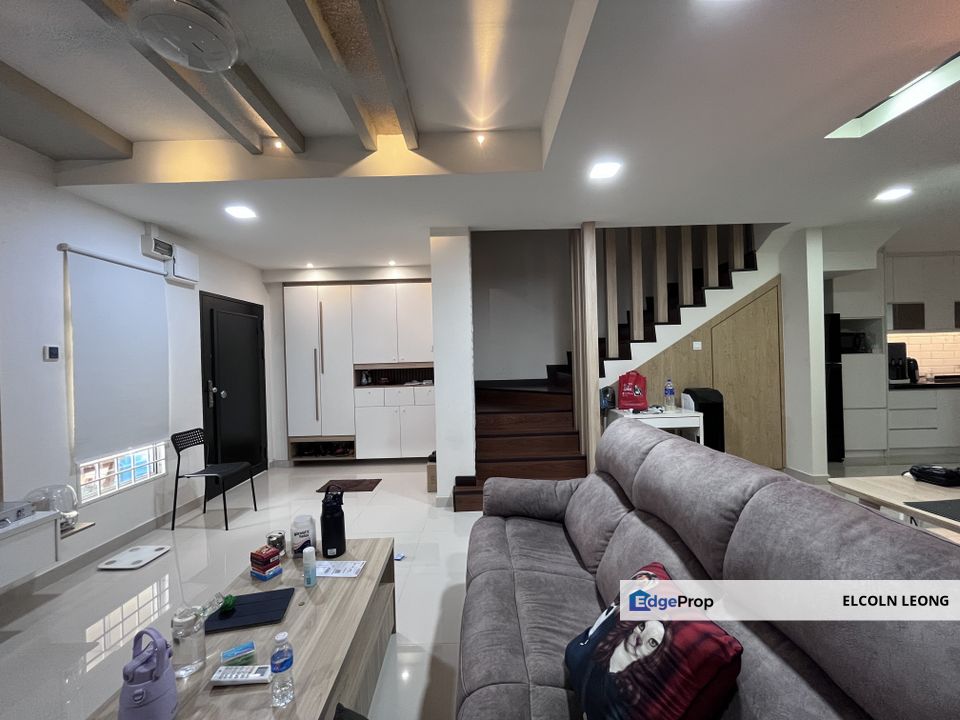 Mahkota Cheras Sek 3 Fully Reno Fully Extend Facing Empty Move In Condition , Selangor, Cheras