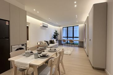 Cherita PJS Low Density 286 Unit Premium 1Bedroom Partly Furnished Come With 2 Carpark 