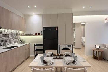 Cherita PJS Low Density 286 Unit Premium 1Bedroom Partly Furnished Come With 2 Carpark 