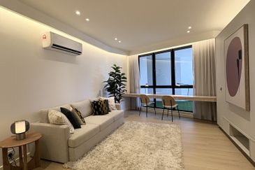 Cherita PJS Low Density 286 Unit Premium 1Bedroom Partly Furnished Come With 2 Carpark 