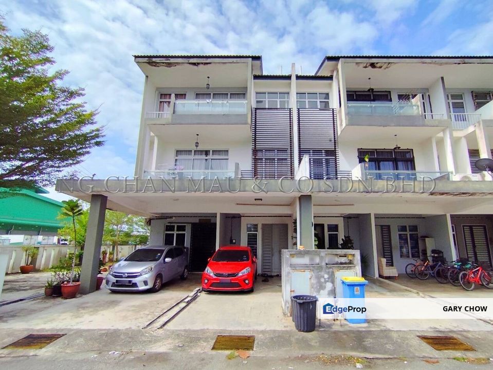 Townhouse upper corner unit in Saujana Putra for Sale, Selangor, Kuala Langat
