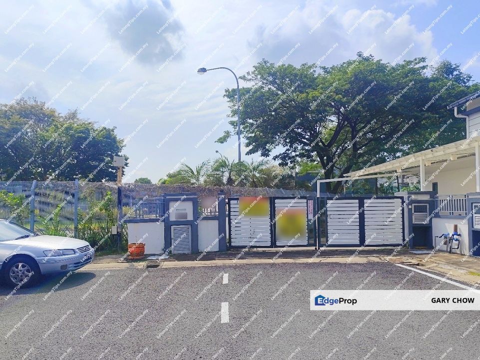 End Lot cluster Semi D house for Sale, Selangor, Klang