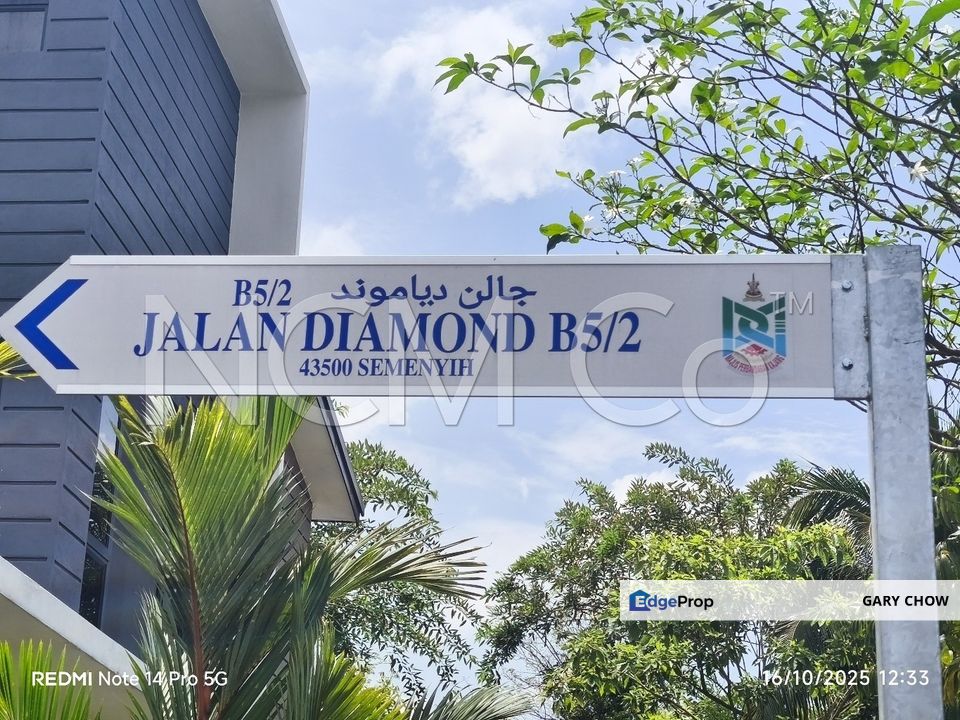 For sale bank lelong house below market price, Selangor, Semenyih