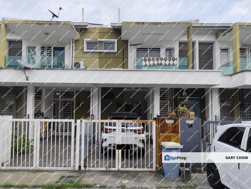 For Sale Town house upper unit Good Buy price, Selangor, Kuala Langat