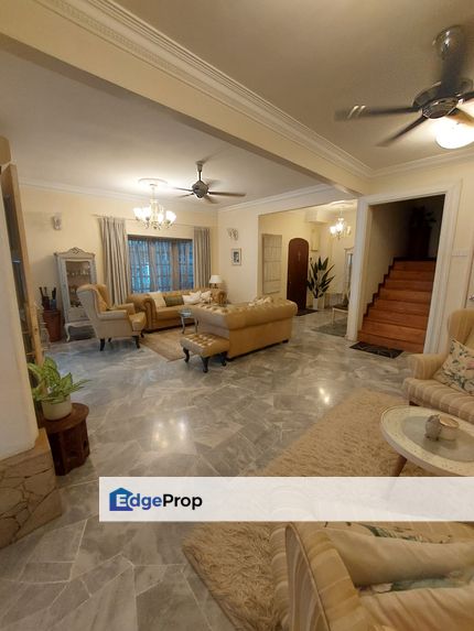 Guarded & Gated community .Renovated with big iland corner unit , Selangor, USJ