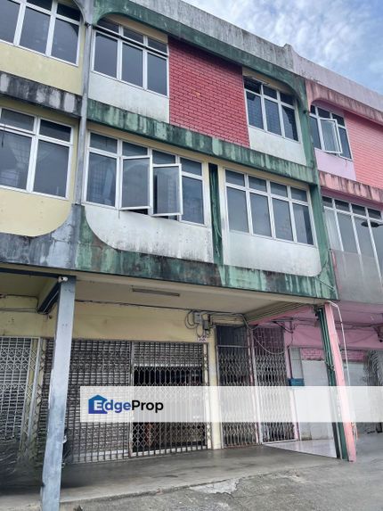 3 storey shop For Sale Located at Ang Cheng Ho, Sarawak, Kuching