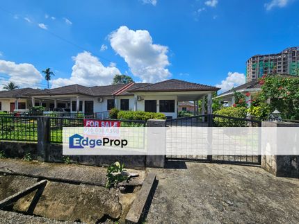 Single Storey Semi-Detached House For Sale Located at Taman Sri Emas, Stapok, Sarawak, Kuching