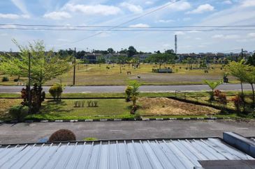 Double Storey Semi Detached House For Sale! Located at Taman Uni Central, Samarahan