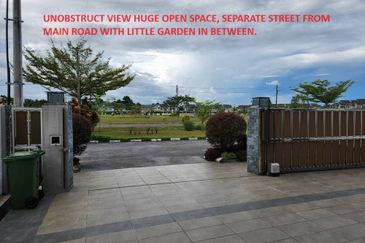 Double Storey Semi Detached House For Sale! Located at Taman Uni Central, Samarahan