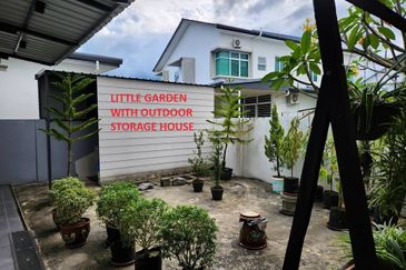 Double Storey Semi Detached House For Sale! Located at Taman Uni Central, Samarahan