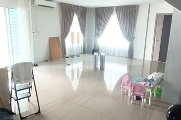 Double Storey Semi Detached For Sale Located at Uni Central, Samarahan