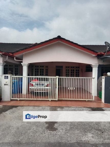 Single Storey Terrace Intermediate House For Sale! Located at 9th Mile, Taman Emas, Sarawak, Kuching