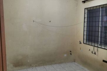 Single Storey Terrace Intermediate House For Sale! Located at Desa Ilmu, Samarahan