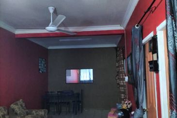 Single Storey Terrace Intermediate House For Sale! Located at Desa Ilmu, Samarahan