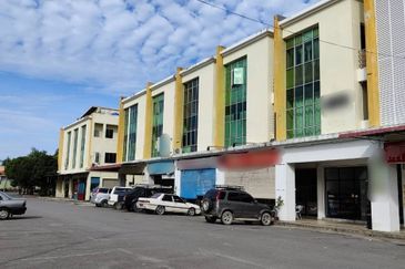 Miri 3-Storey Shoplot For Sale!  Location: Taman Tunku, Miri