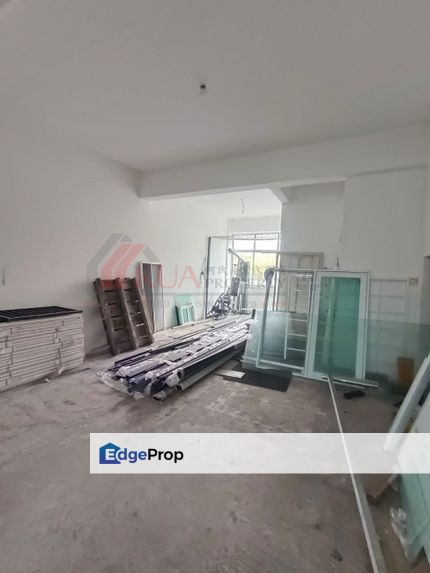 First Floor Intermediate Shoplot For Rent! Located at Pending, Facing Main Road, Sarawak, Kuching