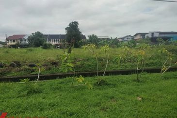 Land For Sale! Located at Sungai Maong Tengah