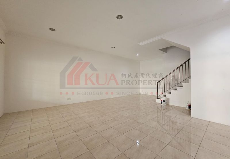 Double storey Terrace intermediate House For Sale!  Located at 10th mile/Padawan