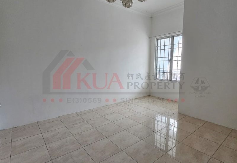 Double storey Terrace intermediate House For Sale!  Located at 10th mile/Padawan