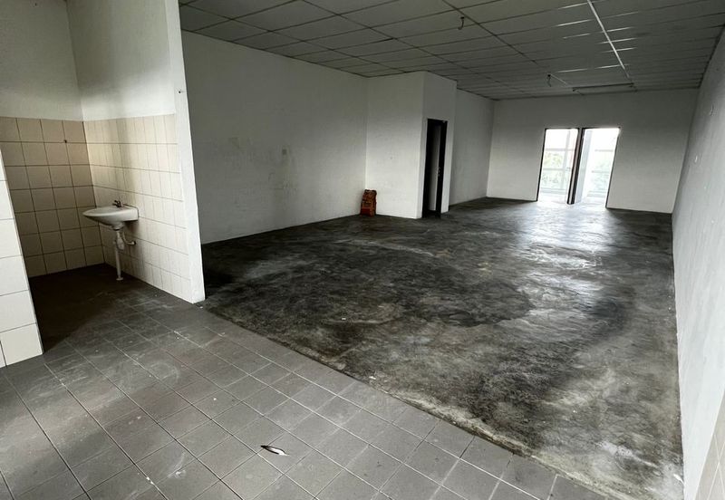 2 Units Triple Storey Intermediate Shoplots For Sale! Located at Kubah Ria