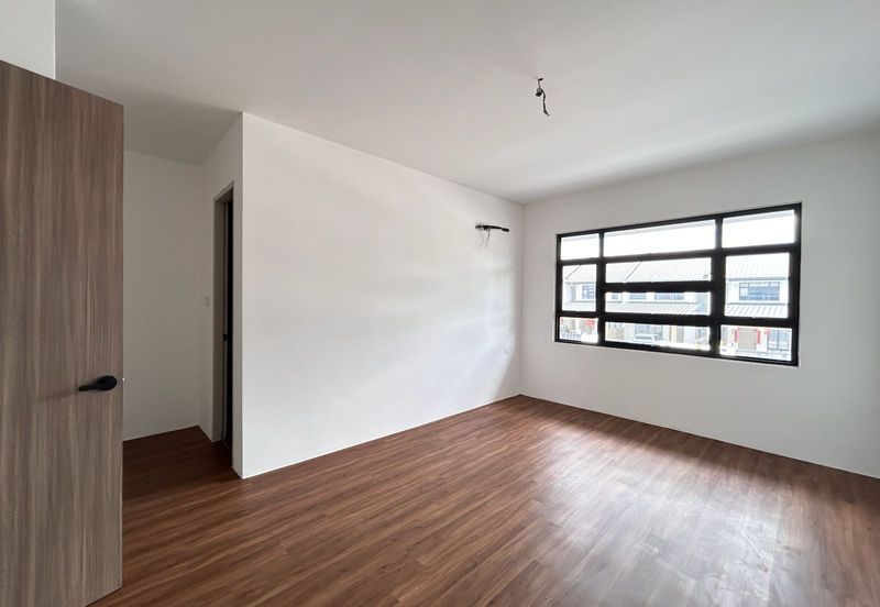 Boxhill 76 Brand New Double Storey Terrace Intermediate House For Sale!  Location: 7th Mile, Jalan Penrissen