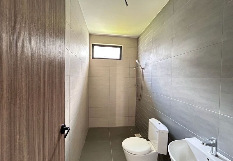 Boxhill 76 Brand New Double Storey Terrace Intermediate House For Sale!  Location: 7th Mile, Jalan Penrissen