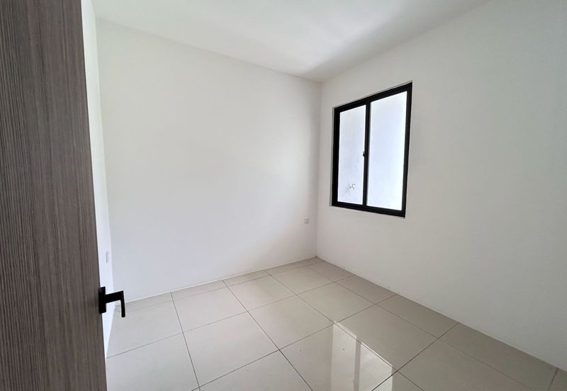 Boxhill 76 Brand New Double Storey Terrace Intermediate House For Sale!  Location: 7th Mile, Jalan Penrissen