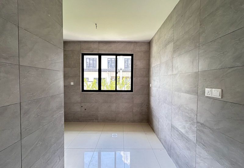 Boxhill 76 Brand New Double Storey Terrace Intermediate House For Sale!  Location: 7th Mile, Jalan Penrissen