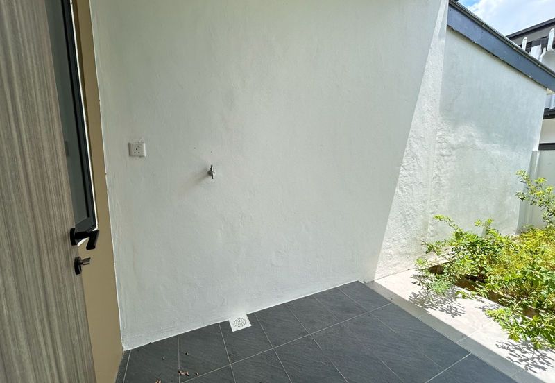 Boxhill 76 Brand New Double Storey Terrace Intermediate House For Sale!  Location: 7th Mile, Jalan Penrissen