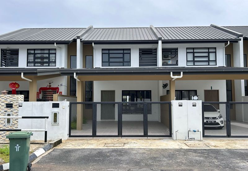 Boxhill 76 Brand New Double Storey Terrace Intermediate House For Sale!  Location: 7th Mile, Jalan Penrissen
