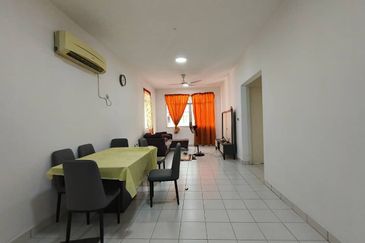 Bintawa Apartment For Rent!