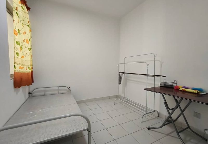 Bintawa Apartment For Rent!