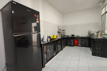 Bintawa Apartment For Rent!