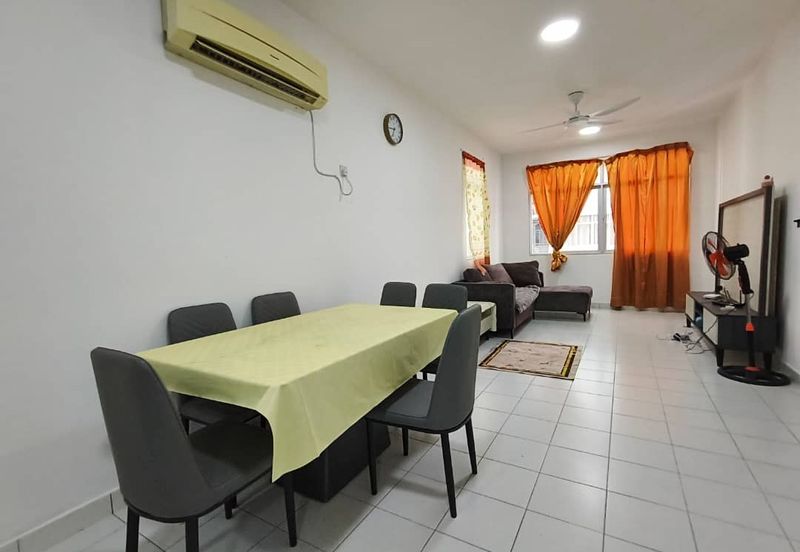 Bintawa Apartment For Rent!