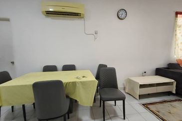 Bintawa Apartment For Rent!