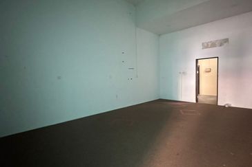 Intermediate shoplot For Sale! at Precinct 88, Jalan song