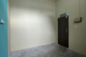 Intermediate shoplot For Sale! at Precinct 88, Jalan song