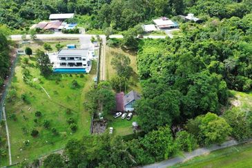 Matang land For Sale Nearby Red bridge and Borneo Mineral water