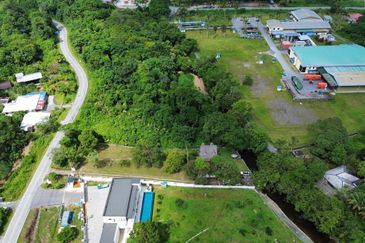 Matang land For Sale Nearby Red bridge and Borneo Mineral water