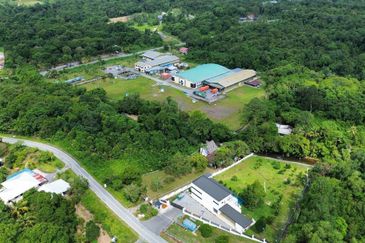 Matang land For Sale Nearby Red bridge and Borneo Mineral water