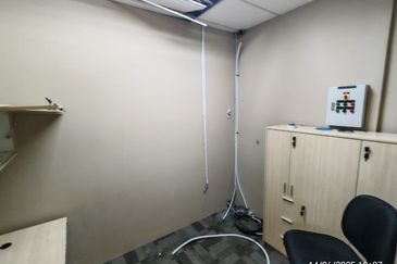 Prime area 1st Floor Office hall For Rent at Song plaza