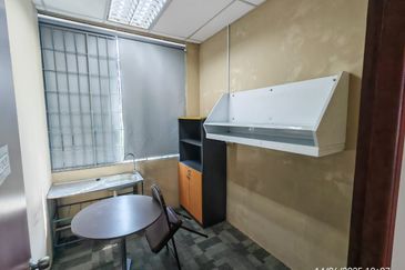 Prime area 1st Floor Office hall For Rent at Song plaza