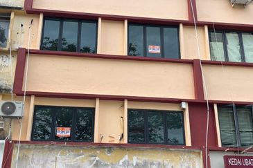 Song Thian Cheok Shoplot FOR RENT next to Eu Yan San