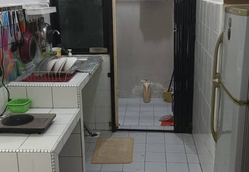 2nd Floor Apartment/Shophouse For Sale! Located at MJC Batu Kawa