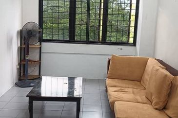2nd Floor Apartment/Shophouse For Sale! Located at MJC Batu Kawa